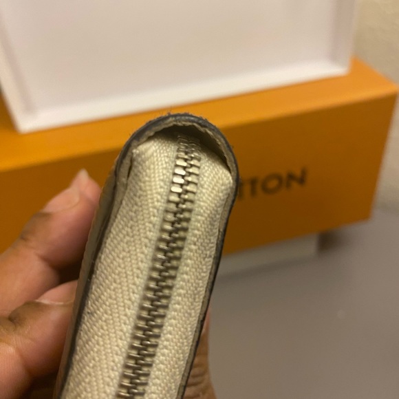 Louis Vuitton, zippy compact wallet - Picture 9 of 14